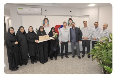 مراسم تجلیل از خانواده معظم شهدا در شرکت رادیاتور ایران